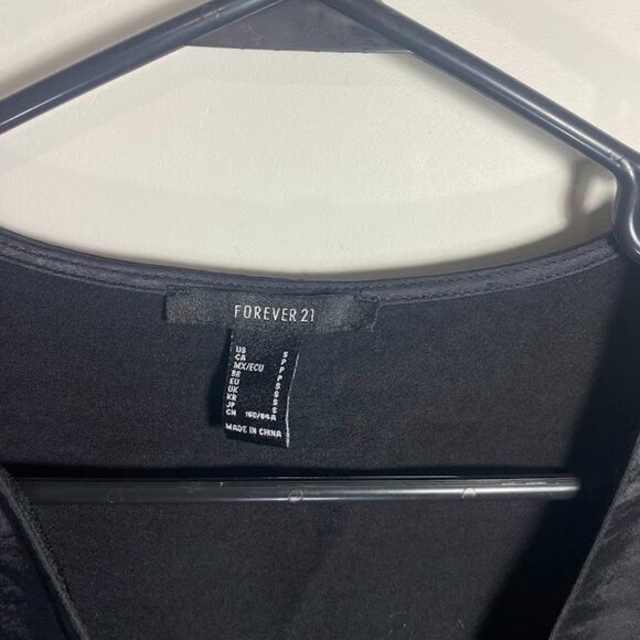 Forever21 Stain Clasp Crop Top - Picture 2 of 3